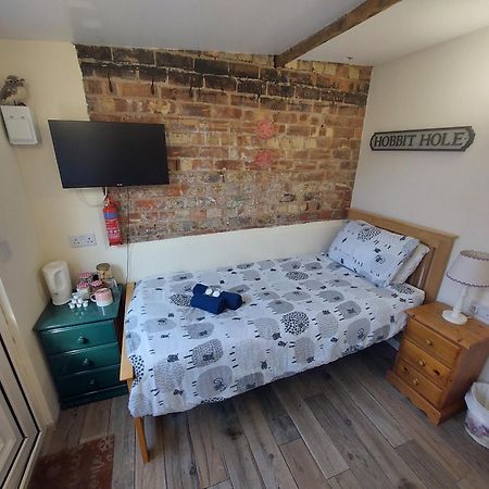 Salisbury Guest House - Free Parking York Esterno foto