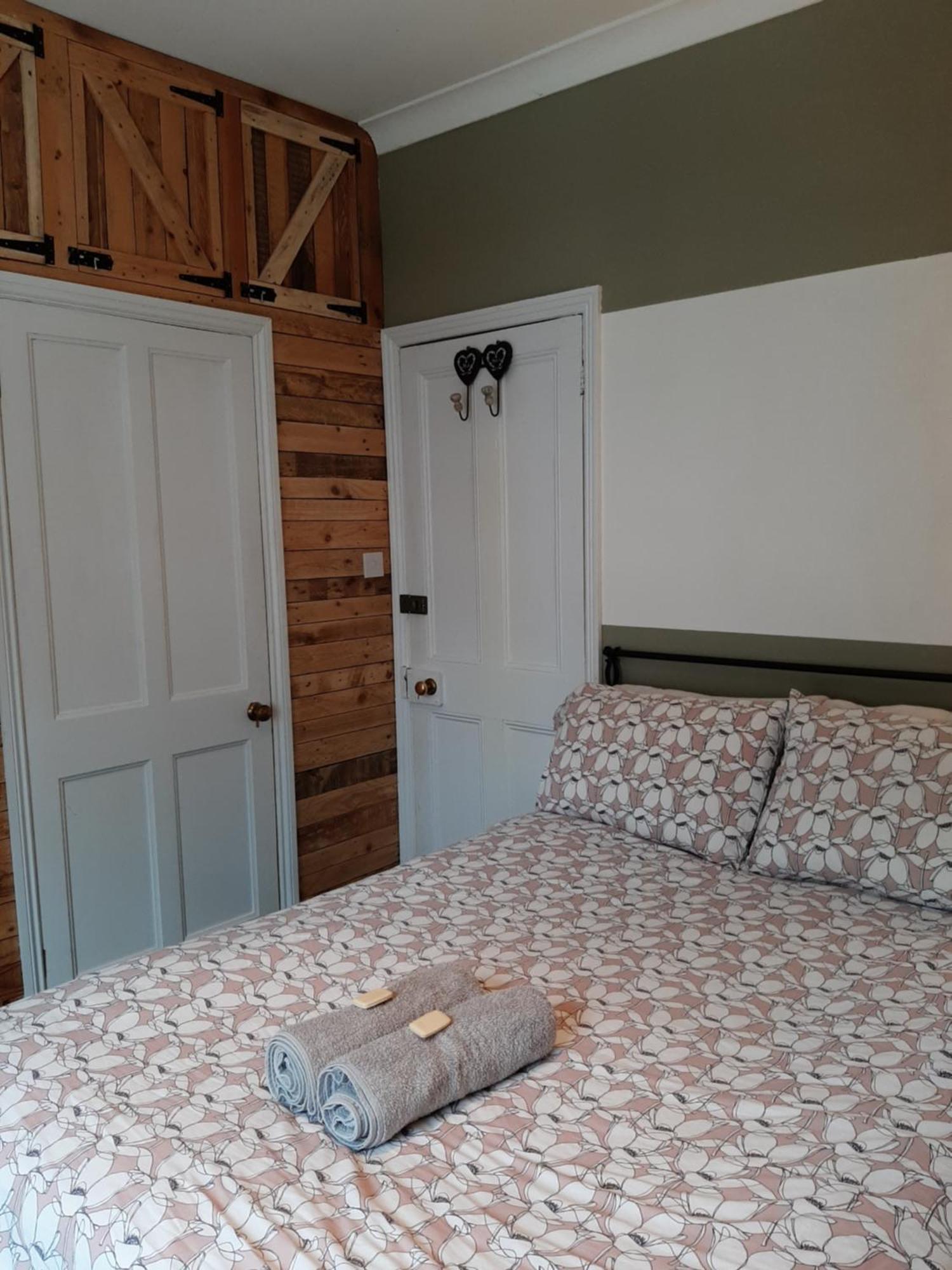 Salisbury Guest House - Free Parking York Esterno foto